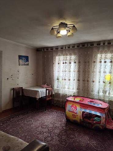 Продажа коттеджей и домов: Продается дом в хорошем районе города (район Жибек-Жолу/Лермонтова), с — 9