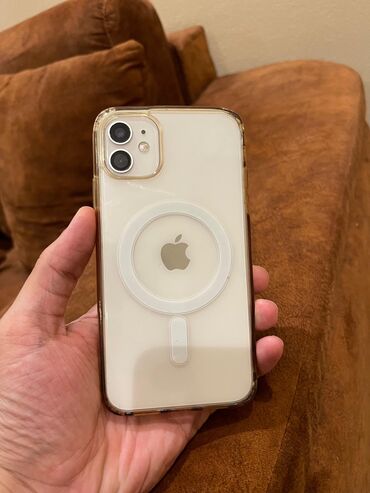 Apple iPhone: İphone 11 ag rengde 4/64 ekran deyisib arginaliyla. Batareyka 2 ay