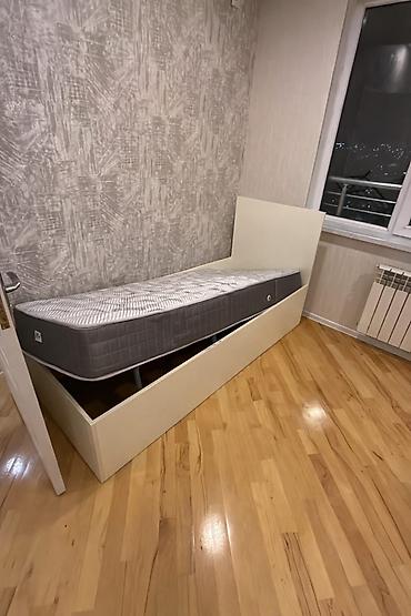 tek kravat: Təcili çıxmalıdır.Tək nəfərlik çarpayı 120₼.matrası ortopetik.Baha — 1