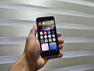 Apple iPhone: IPhone SE, Б/у, 64 ГБ, Белый, Защитное стекло, 76 % — 1