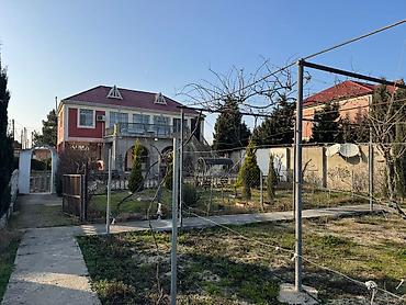 maştagada evlər: Satılır: geniş həyət sahəsi və iki mərtəbəli ev - İki mərtəbəli — 1