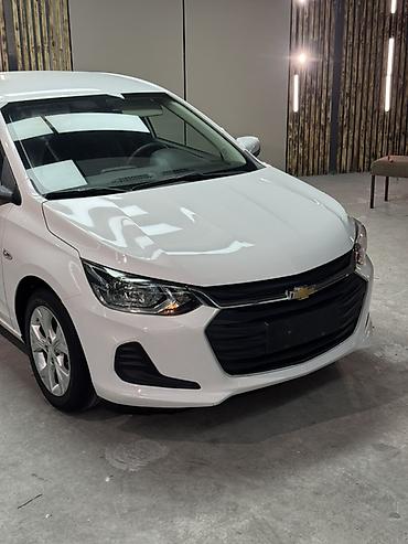 Chevrolet Onix: 2020 г., 1 л, Автомат, Бензин, Седан