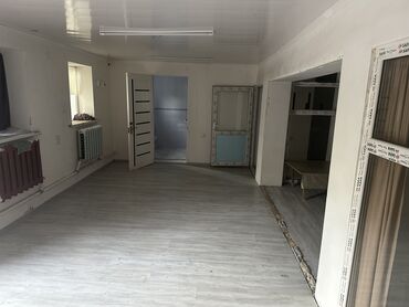 продается полуцокольное помещение: Срочно ‼️ продаю швейной цех 130м2 2этаж газавой атапление газ вода