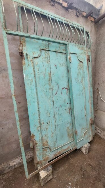 Giriş qapıları: 650 azn — 5