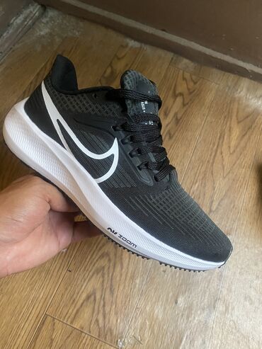 насос для члена: Мужские кроссовки, 44, Nike, Новый, цвет - Черный, Платная доставка, Самовывоз
