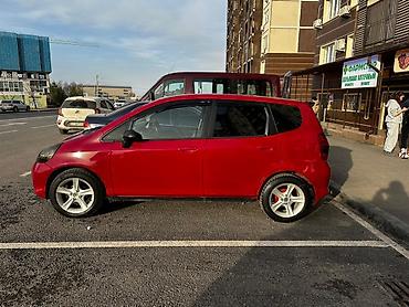 Honda: Honda Fit: 2003 г., 1.3 л, Хэтчбэк — 4