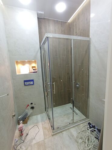 Duş kabinaları, arakəsmələr: Yeni Üstü açıq kabina, Künc üçün, Pulsuz çatdırılma — 18