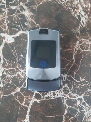 saatlı telefon: Motorola Moto Z3, < 2 ГБ, цвет - Серый, Кнопочный