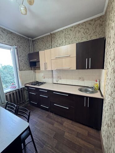 сдаю квартиру в районе восток 5: 3 комнаты, 64 м², 105 серия, 4 этаж, Косметический ремонт