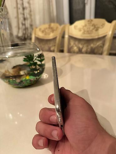 12 mini ekran: IPhone Xs, 64 GB, Gümüşü, Face ID — 3