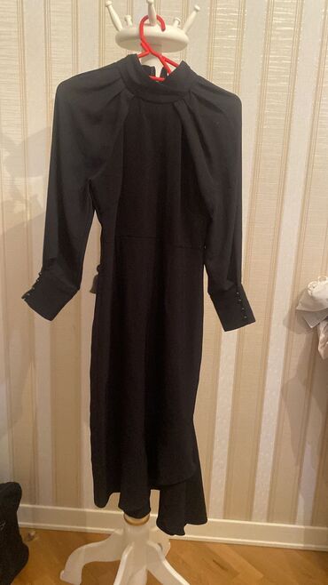 гипюровые платья: Коктейльное платье, Миди, L (EU 40)