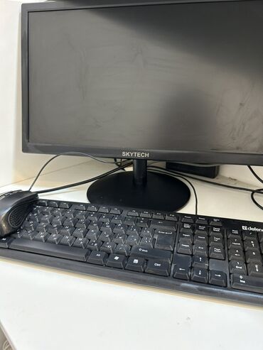 Pul yeşiyi, kassa altları: POS komplekti – kompüter, monitor, klaviatura/siçan və iki termal