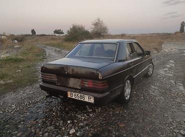 190е: Mercedes-Benz 190: 1991 г., 2 л, Механика, Седан — 2