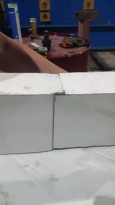 Сэндвич-панели кровельные: Сэндвич‑панели для кровли и стен Описание: - Трехслойные панели: два — 9