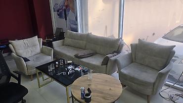 Divan kireslo satılır Qiymet 350 azn.Ünvan Varovski(5858) Elmira x