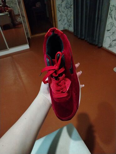 Nike, Размер: 37, цвет - Красный, Новый
