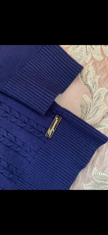 Sviterlər: Razmer M-L. Sviterler e’la veziyyetde,L razmer.materiallar chox — 9