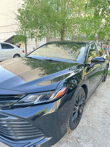 срочно продаю камри: Toyota Camry: 2017 г., 2 л, Автомат, Бензин, Седан