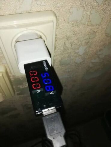Noutbuklar üçün örtük və çantalar: USB giriş və çıxışlı voltmeter/ampermeter. 4~30 volt 0~6.5A qədər