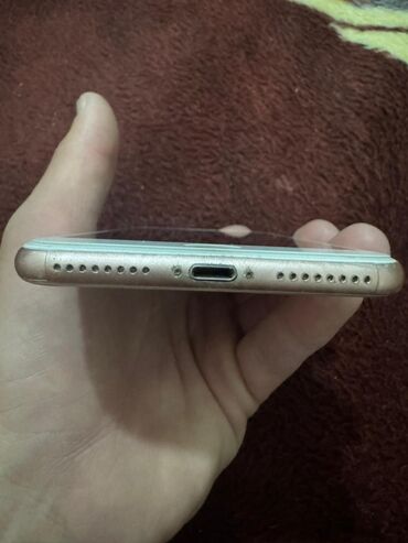 Apple iPhone: IPhone 8 Plus, 64 GB, Qızılı, Barmaq izi — 8