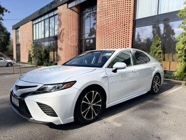 люк машины: Toyota Camry: 2019 г., 2.5 л, Автоматтык, Гибрид, Седан