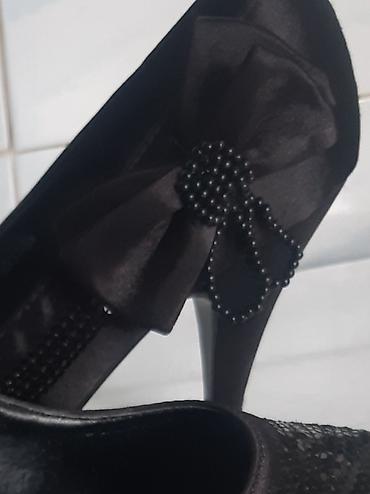 asos obuca: Elegantne crne satenske salonke sa ukrasnom mašnom i perlama — 7