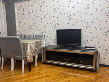 Uzunmüddətli kirayə mənzillər: Bakıxanov qəsəbəsi,Akkordun binalarında, 19 mərtəbəli binaın 10-cu — 2