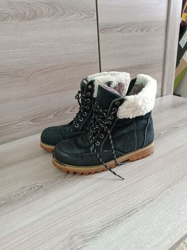 купить сапоги мужские зимние кожаные на натуральном меху: Зимние ботинки на шнуровке с меховой подкладкой Б/у - Материал верха
