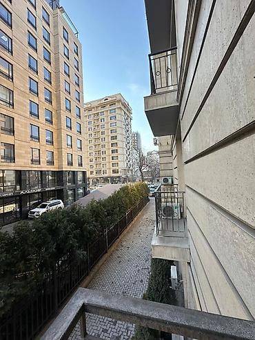 Продажа квартир: 3 комнаты, 166 м², Элитка, 2 этаж — 28