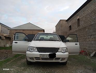 1 9 tdi: Ağ rəngli sedan, şəhərdaxili sürüş üçün praktik və qənaətcil — 5
