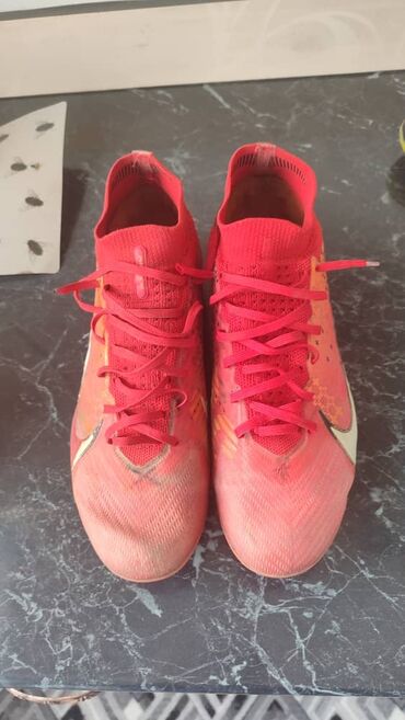 велозапчасти бу в бишкеке: Бутцы nike airzoom mercurial cr7 в красном цвете
цена 1800