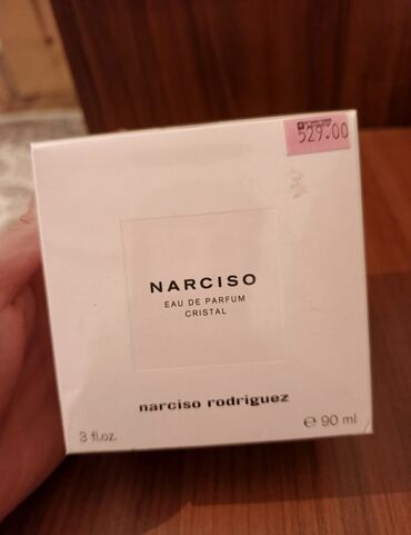 Ətriyyat: Narciso ətir satılır. İsraildən alınıb. 200 dollar qiyməti var