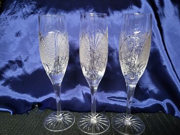 Čaše: Case za vino kristal rucni rad 1960g+. Case komada 3 u ceni,bez na lalafo.rs — 4 Čaše: Case za vino kristal rucni rad 1960g+. Case komada 3 u ceni,bez — 4