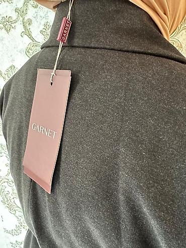 скромное: Пальто, Классика, Осень-весна, По колено, С поясом, M — 8