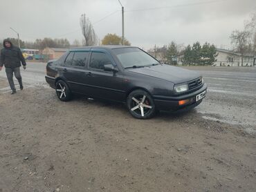 фолсваген транспортер: Volkswagen Vento: 1992 г., 1.8 л, Механика, Газ, Седан