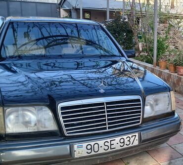 mercedes şəkilləri: Mercedes-Benz 220: 2.2 l | 1995 il Sedan