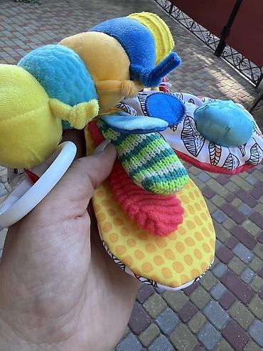резиновые игрушки: Развивающая подвесная игрушка Lamaze «Пчёлка» для младенцев. Привезена — 6