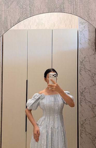elbiseler: Açıq mavi rəngli, çiyinləri açıq midi don. 1 dəfə geyinmişəm — 2