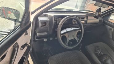 на гольф: Volkswagen Golf: 1992 г., 1.8 л, Механика, Бензин