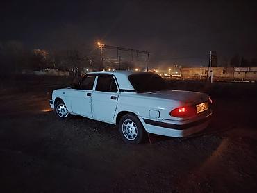 QAZ: GAZ-3110 Volga sedan - Kuzov: 4 qapılı sedan, ağ rəng - Mühərrik — 3