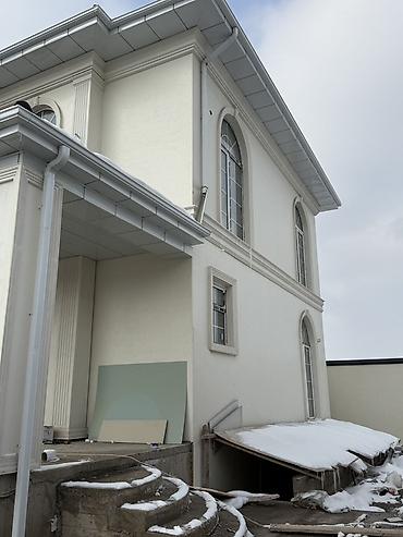 Продажа коттеджей и домов: Двухэтажный дом в классическом стиле с большим частным двором и — 6