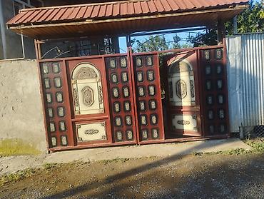 seyf qapilari: Dekorativ metal darvaza dəsti - Material: qalın metaldan hazırlanmış — 1