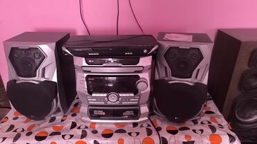 аппаратура музыкалный: Многофункциональная мини Hi-Fi система LG, предлагающая полный спектр