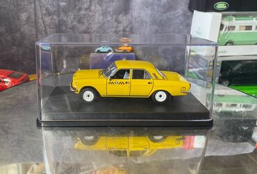 замки для дверей: Коллекционная модель VOLGA GAZ-2410 Taxi yellow 1989 Deagostini