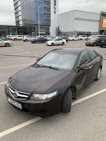 порте 2: Honda Accord: 2006 г., 2 л, Механика, Газ, Седан