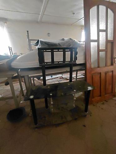 Ev üçün digər mallar: Televizor altlığı normal vəziyyətdə — 1