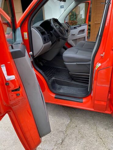 Volkswagen: Volkswagen Transporter: 2 l. | 2011 έ. Πικάπ — 4