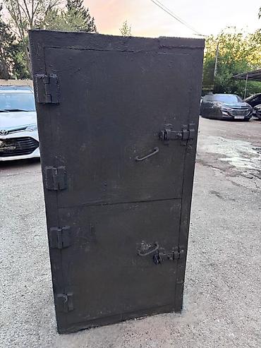 seyf pul: Metall seyf/dolab – ağır konstruksiya, ikili qapı və 4 bölməli iç — 4