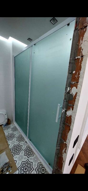 Duş kabinaları, arakəsmələr: Yeni Üstü açıq kabina, Künc üçün, Pulsuz çatdırılma — 30