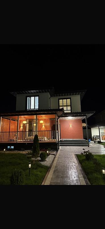 Продажа коттеджей и домов: 6 комнат, 210 м², 5 соток, Бишкек, Полицейский городок ж/м Собственник — 19